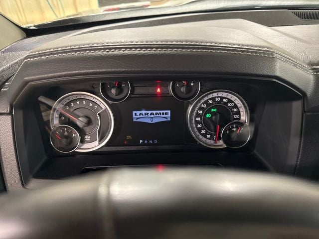 2018 RAM 1500 Laramie Crew Cab 4x4 5'7' Box