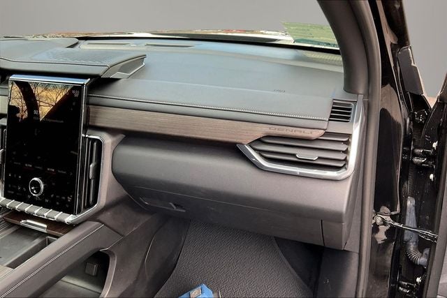 2024 GMC Acadia AWD Denali