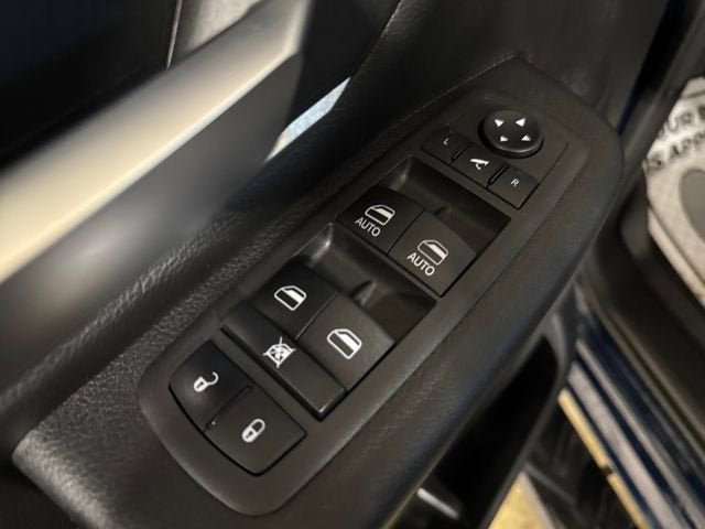 2022 RAM 1500 Big Horn Crew Cab 4x4 5'7" Box