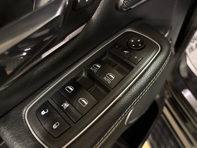 2022 RAM 1500 Laramie Crew Cab 4x4 5'7" Box